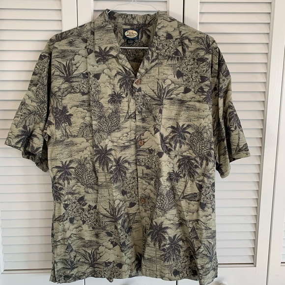 Tommy Bahamas Men’s Palm Tree & Pineapple Shirt